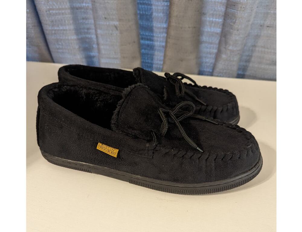 Boston Traveler Black Faux Suede Moccasin Slippers Faux Fur Lining Size 12
